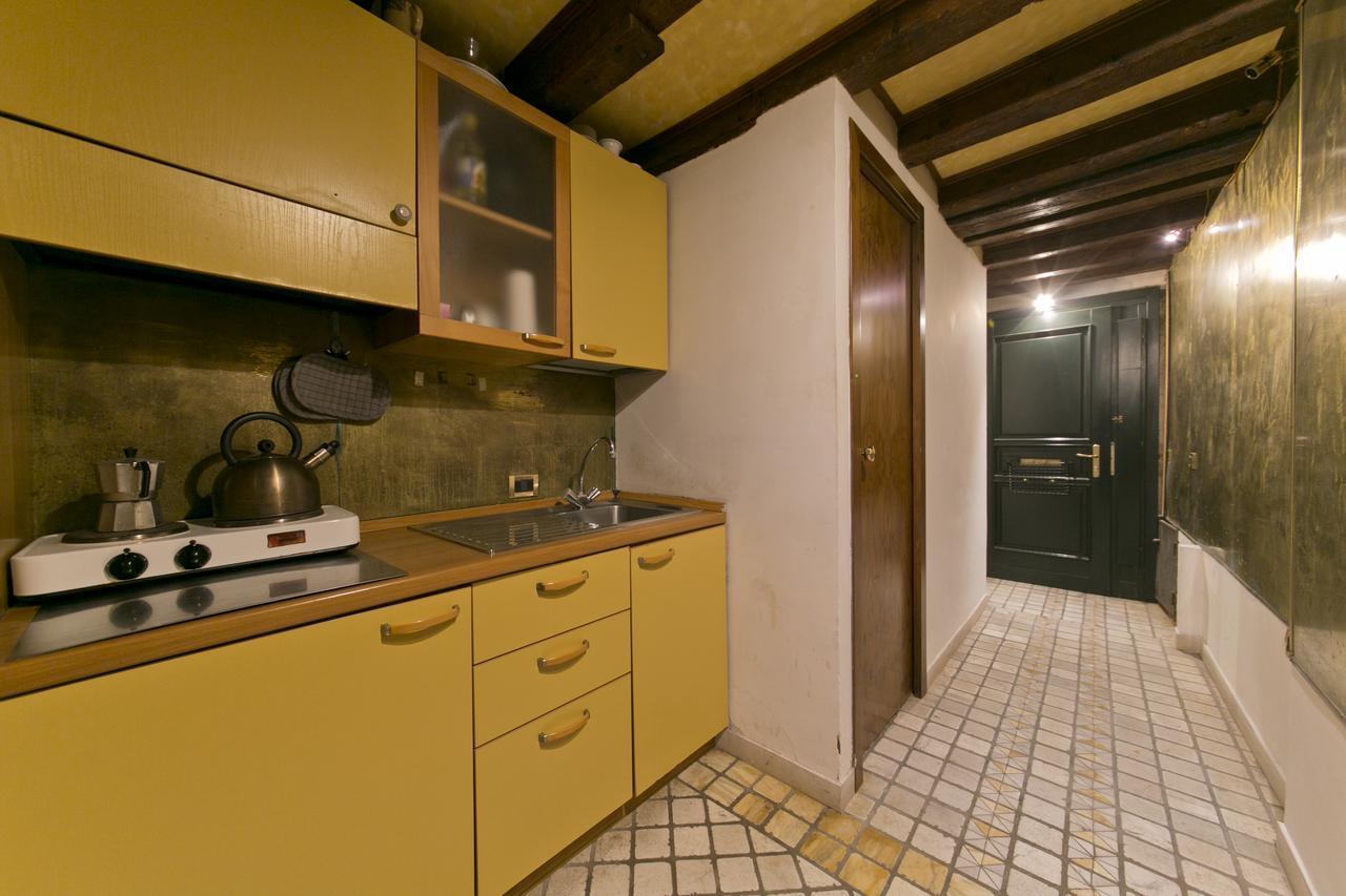 Apartment Budget San Marco Venesia Bagian luar foto